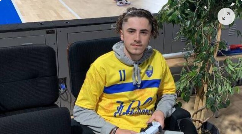 YOHANN a joué au basket sur console devant 3 800 personnes